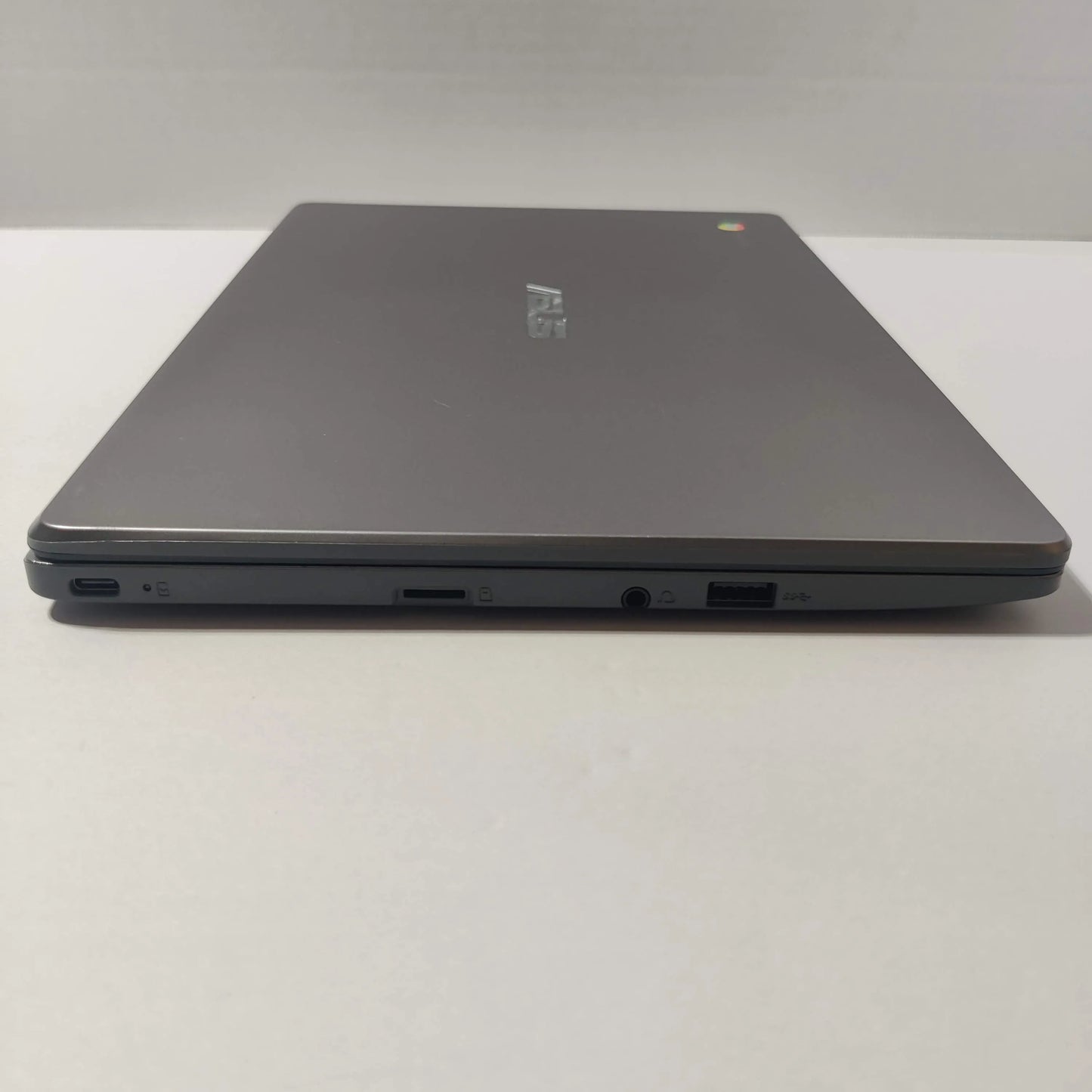Asus C223NA-DH02-GR 11.6" Chromebook N3350 4GB 32GB Gray Used Excellent