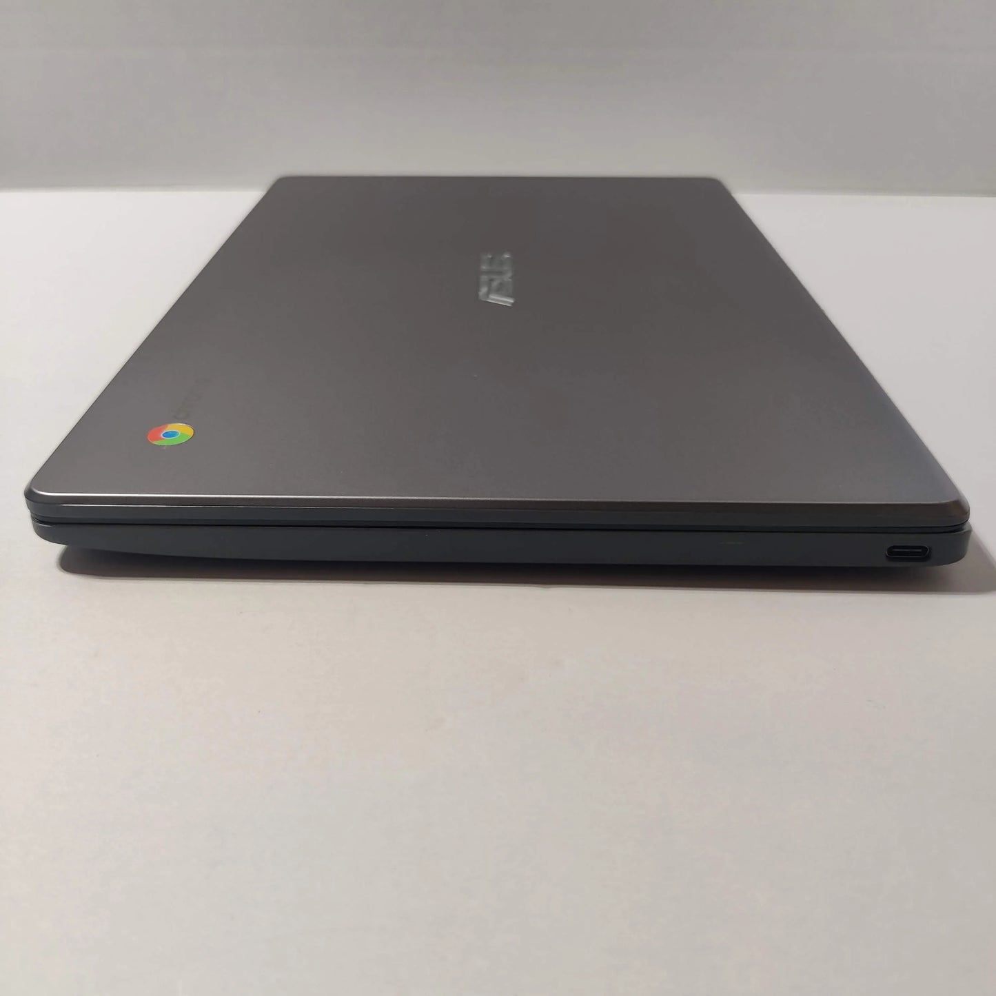 Asus C223NA-DH02-GR 11.6" Chromebook N3350 4GB 32GB Gray Used Excellent