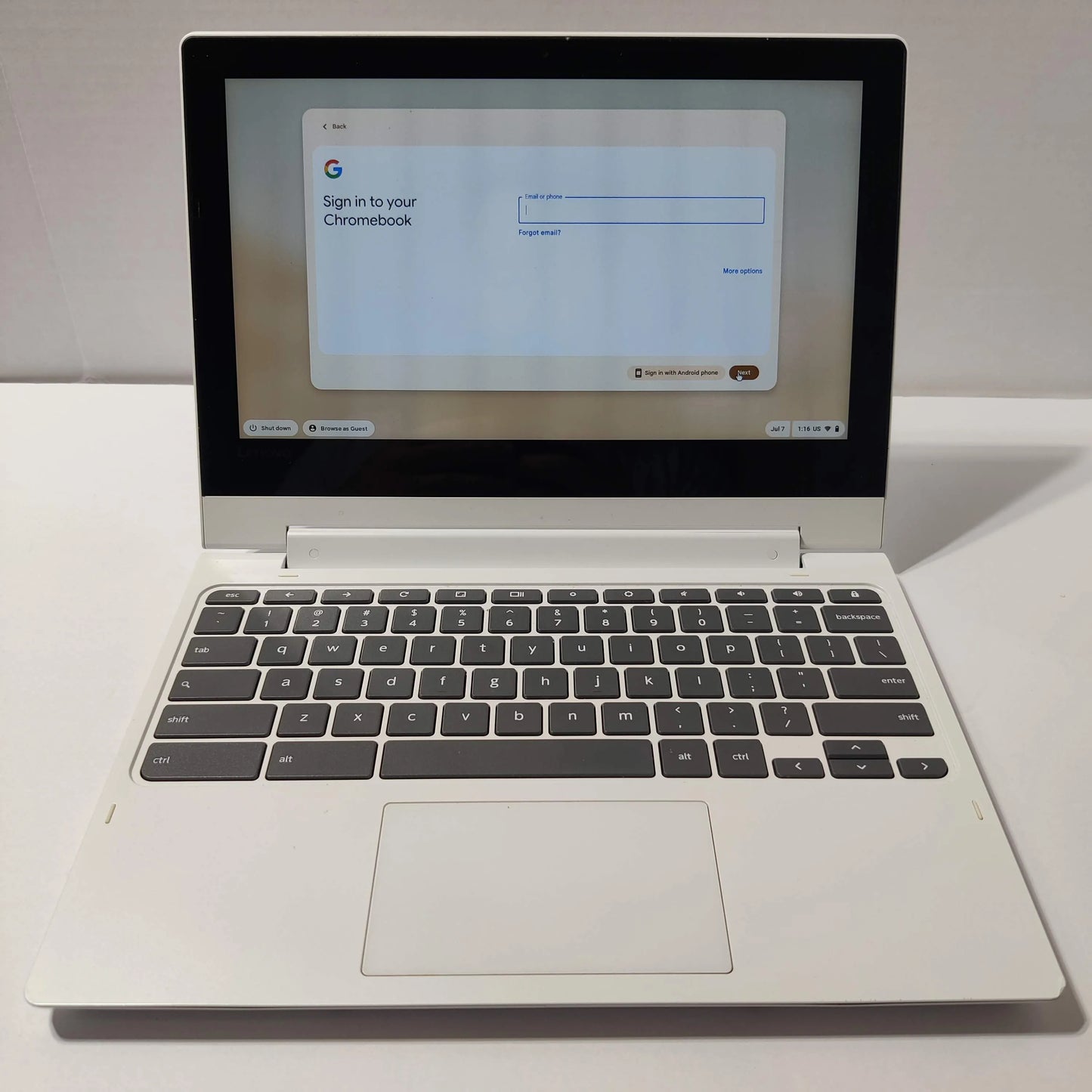 Lenovo C330 11.6" Touchscreen 2 in 1 Chromebook MediaTek MT8173C 4GB 64GB White, Used Fair