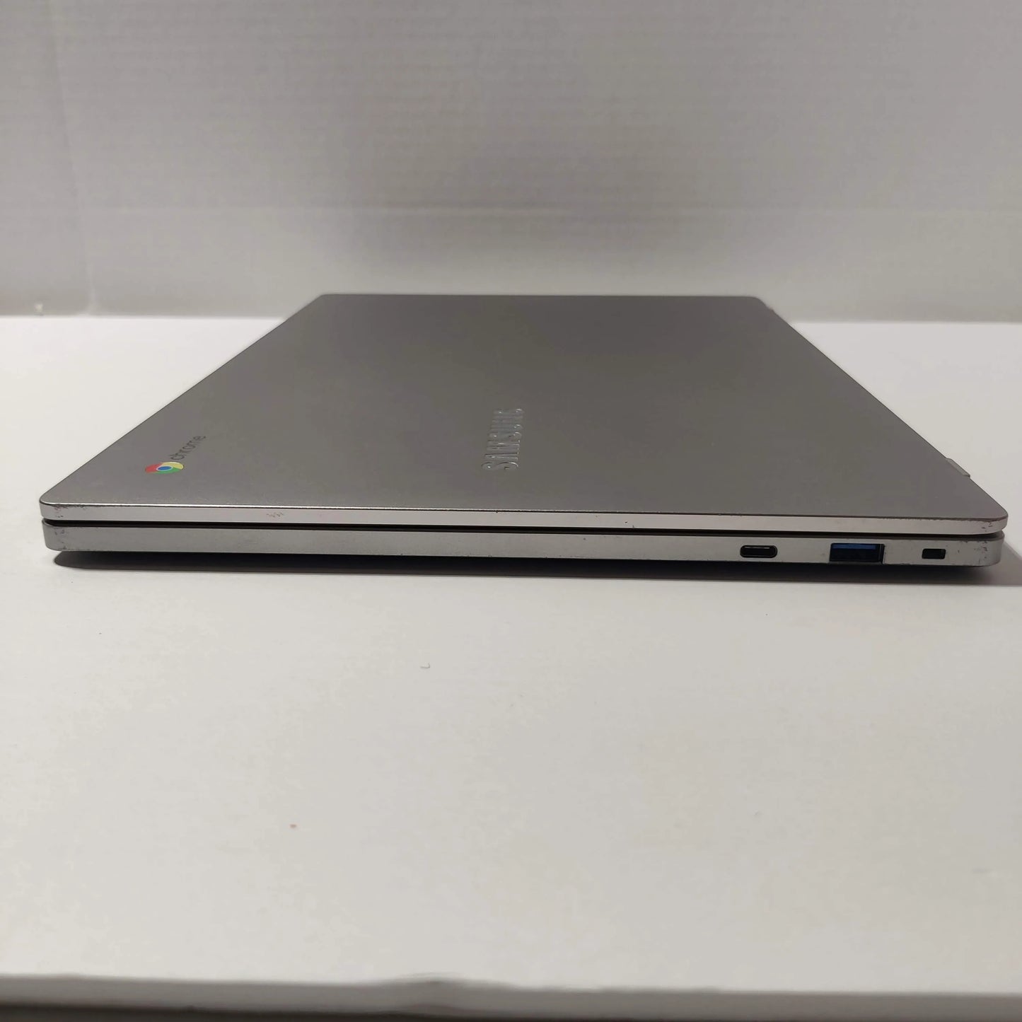 Samsung Chromebook 4 Plus 15.6" Chromebook Celeron N4000 6GB 64GB Platinum Titan, Used Excellent