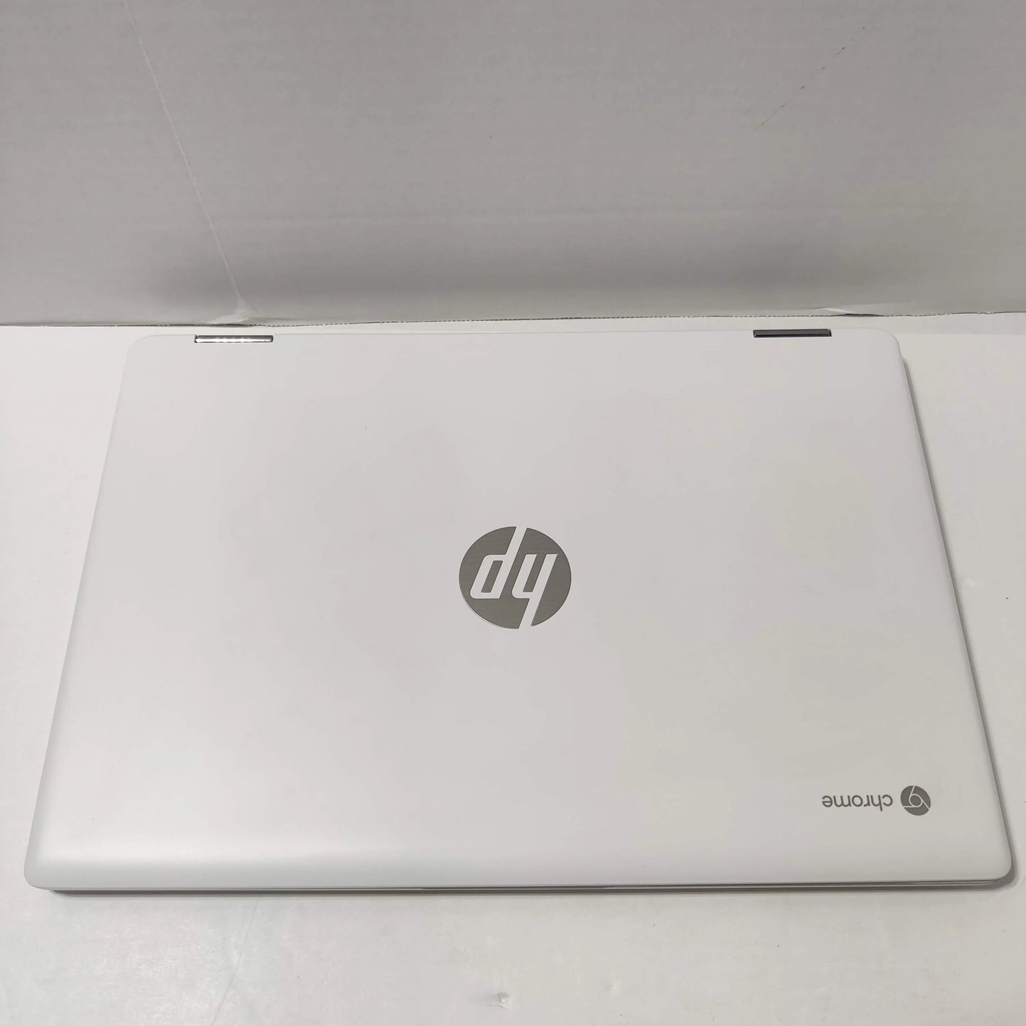 HP x360 14b-ca 14" Touchscreen 2 in 1 Chromebook Celeron N4000 4GB 32GB White/Gray Good